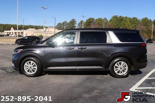 2024 Kia Carnival LX