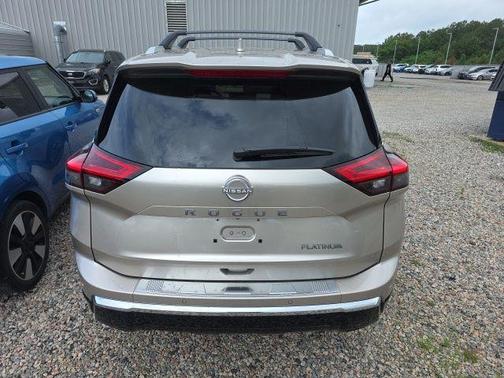 Champagne Silve 2025 Nissan Rogue Platinum