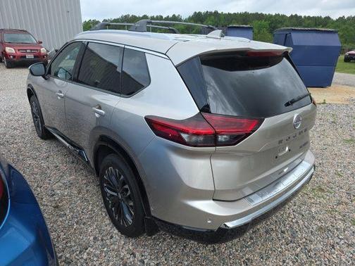 Champagne Silve 2025 Nissan Rogue Platinum