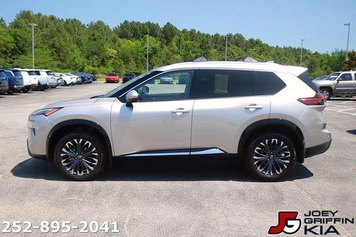 Champagne Silve 2025 Nissan Rogue Platinum