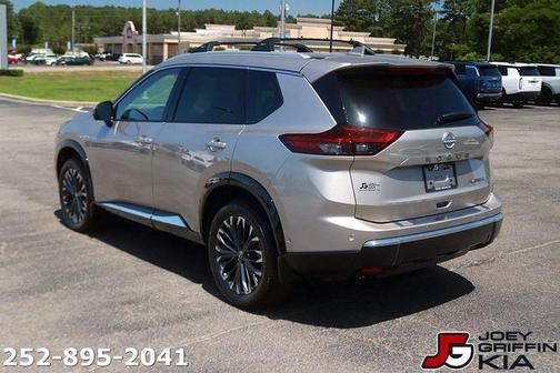 Champagne Silve 2025 Nissan Rogue Platinum
