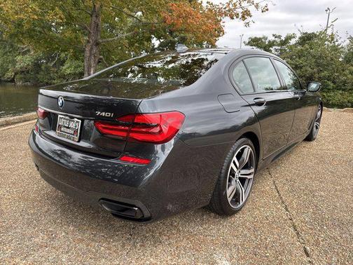 2018 BMW 740 740i