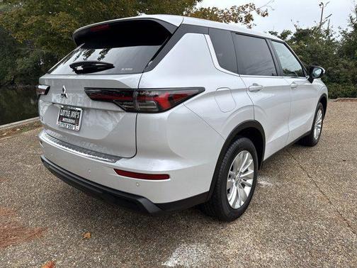 2025 Mitsubishi Outlander ES 2.5 S-AWC