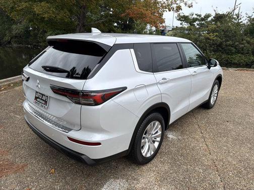 2025 Mitsubishi Outlander ES 2.5 S-AWC