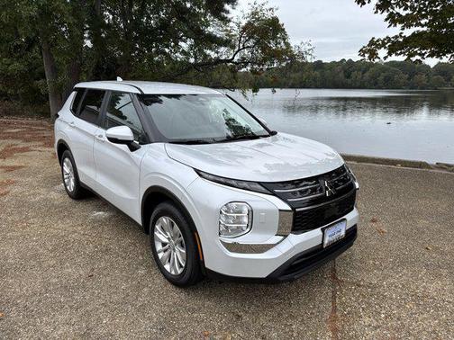 2025 Mitsubishi Outlander ES 2.5 S-AWC