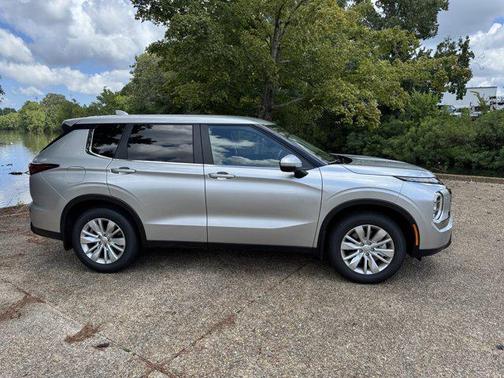2025 Mitsubishi Outlander ES 2.5 S-AWC