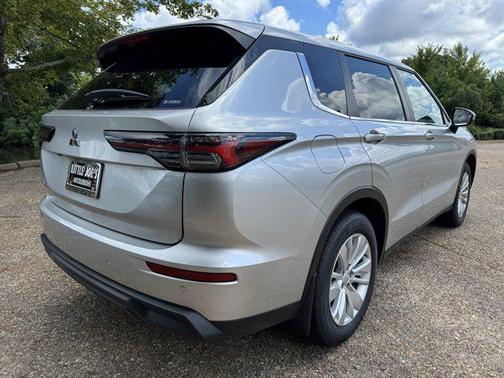 2025 Mitsubishi Outlander ES 2.5 S-AWC