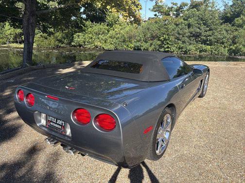 2004 Chevrolet Corvette Base