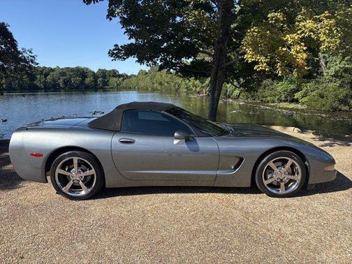 2004 Chevrolet Corvette Base