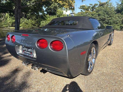 2004 Chevrolet Corvette Base