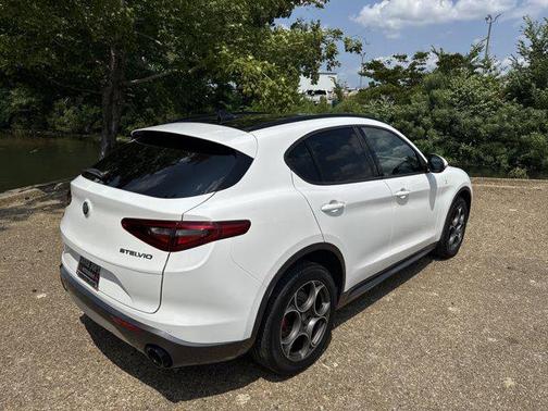 2022 Alfa Romeo Stelvio Ti