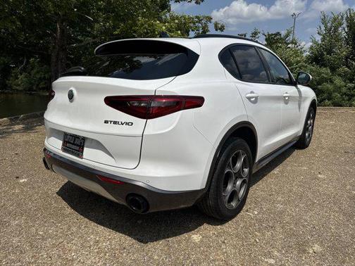 2022 Alfa Romeo Stelvio Ti