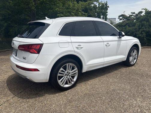 2018 Audi Q5 2.0T Premium Plus