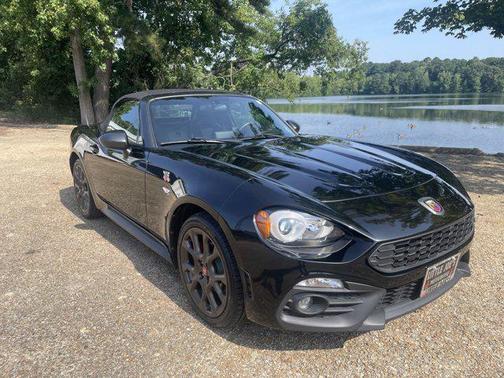 2017 FIAT 124 Spider Base