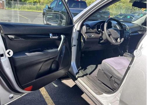 Bright Silver 2013 Kia Sorento LX