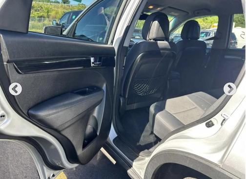 Bright Silver 2013 Kia Sorento LX