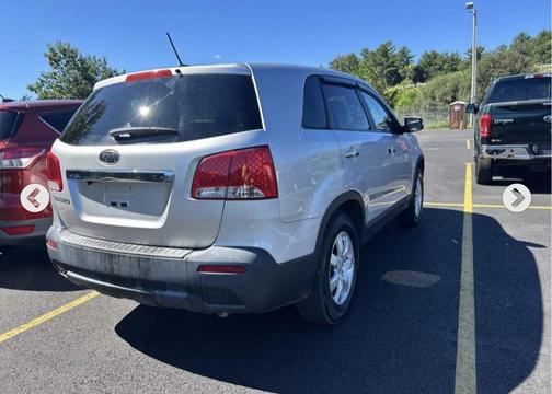 Bright Silver 2013 Kia Sorento LX