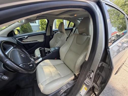 Seashell Metallic 2016 Volvo S60 Inscription T5 Premier