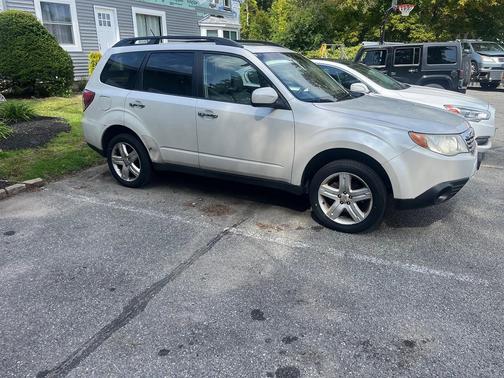 Satin White Pearl 2010 Subaru Forester 2.5 X Premium