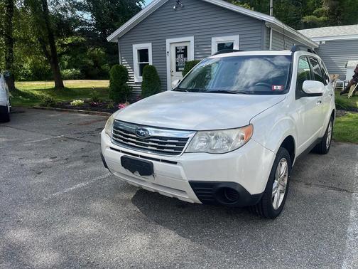 Satin White Pearl 2010 Subaru Forester 2.5 X Premium