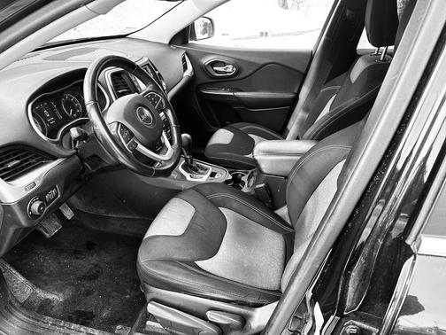 2014 Jeep Cherokee Sport