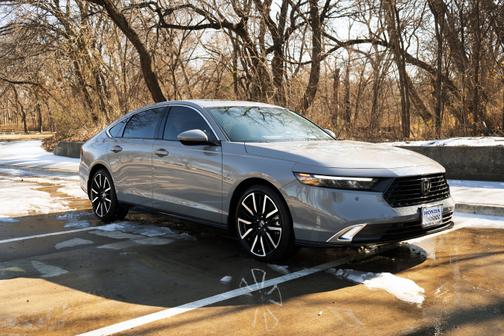 2025 Honda Accord Hybrid 