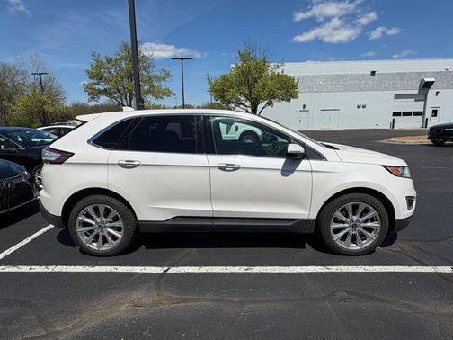 White Platinum Metallic Tri-Coat 2017 Ford Edge Titanium