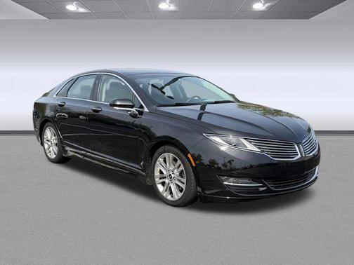Tuxedo Black Metallic 2015 Lincoln MKZ Base
