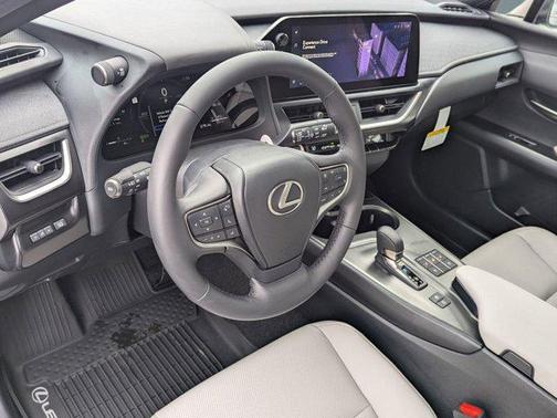 2025 Lexus UX 300h Base