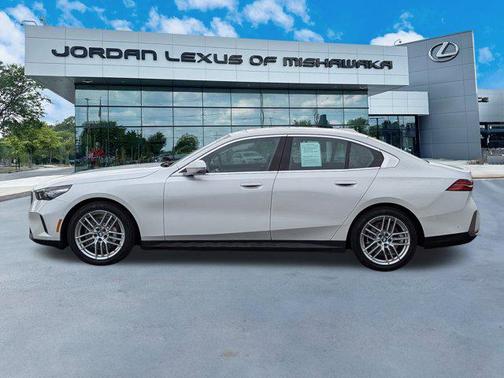 2024 BMW 530 i xDrive
