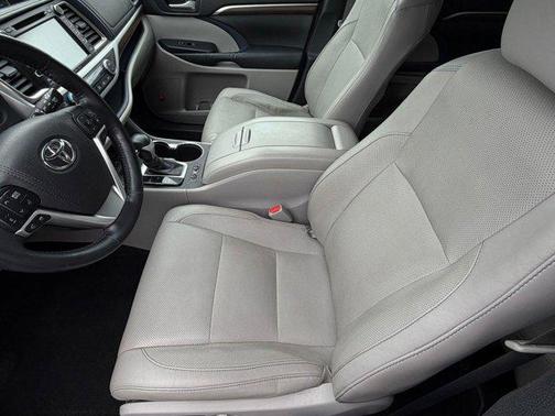 2015 Toyota Highlander Limited Platinum