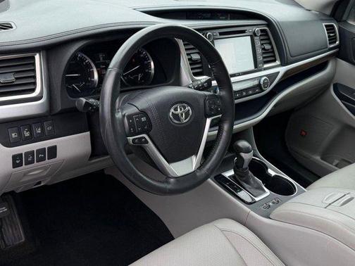 2015 Toyota Highlander Limited Platinum
