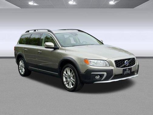 Seashell Metallic 2016 Volvo XC70 T5 Premier
