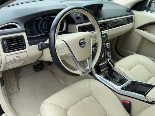 Seashell Metallic 2016 Volvo XC70 T5 Premier