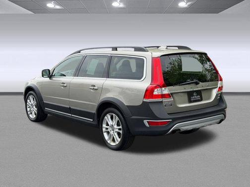 Seashell Metallic 2016 Volvo XC70 T5 Premier