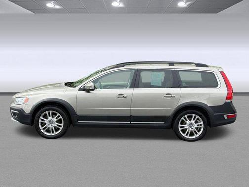 Seashell Metallic 2016 Volvo XC70 T5 Premier