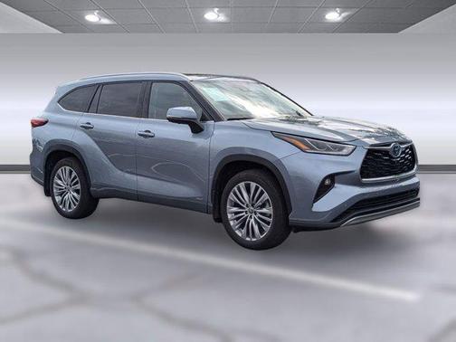 2023 Toyota Highlander Hybrid Platinum