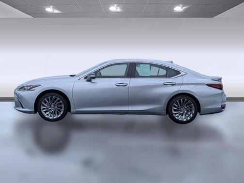 2025 Lexus ES 300h Luxury