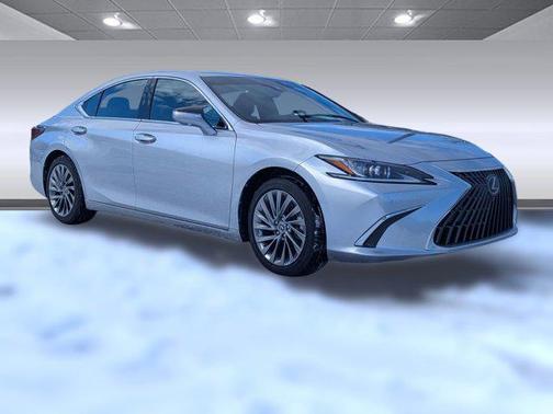 2025 Lexus ES 300h Luxury