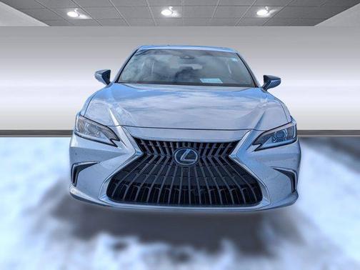 2025 Lexus ES 300h Luxury
