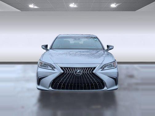 2025 Lexus ES 300h Luxury