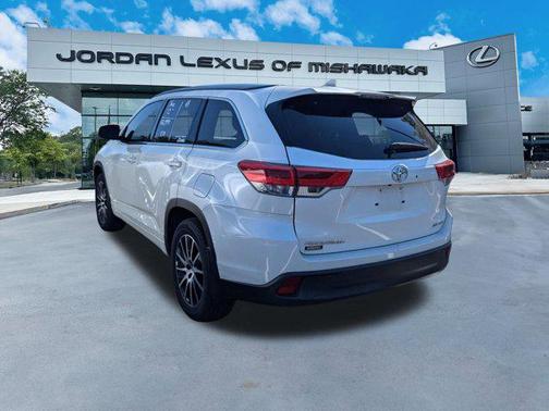 2018 Toyota Highlander SE