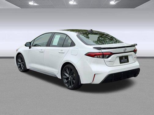 Ice Cap 2025 Toyota Corolla XSE