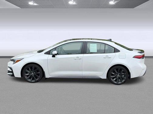 Ice Cap 2025 Toyota Corolla XSE