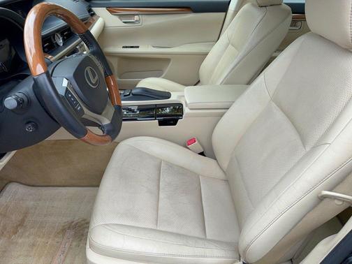 Obsidian 2013 Lexus ES 300h Base