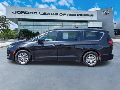 2020 Chrysler Pacifica Touring