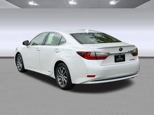 Eminent White Pearl 2016 Lexus ES 300h Base