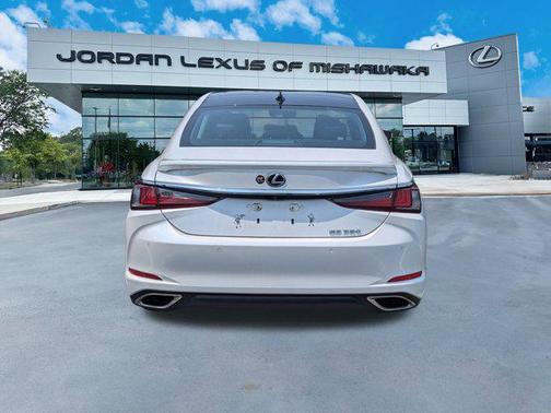 2022 Lexus ES 350 Base