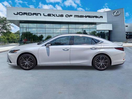2022 Lexus ES 350 Base