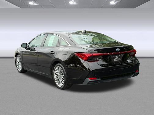 Opulent Amber 2019 Toyota Avalon Hybrid Limited